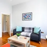 Spacious Clapham Junction Flat Near Station Long Stay Friendly