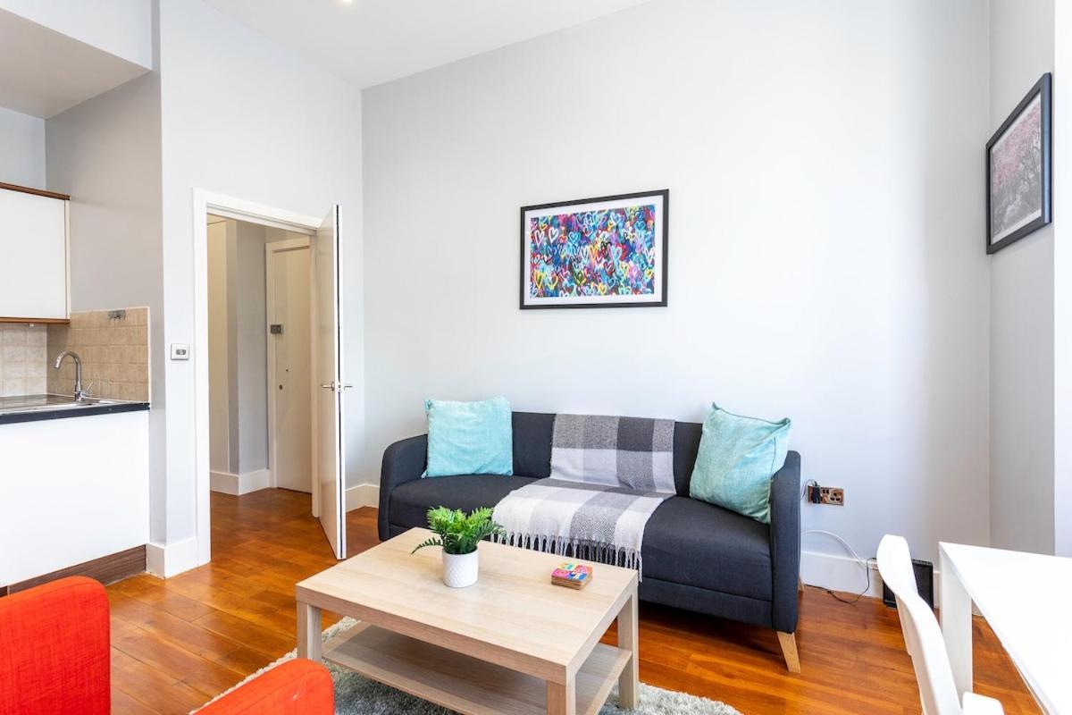 Spacious Clapham Junction Flat Near Station Long Friendly * London